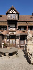 Village_Guillaume_Le_Conquerant - chambre d hotes - nathalie martin