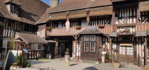 Village_Guillaume_Le_Conquerant - chambre d hotes - nathalie martin