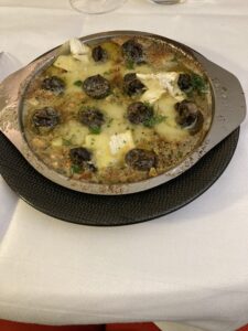 Escargots a l ail sauce camembert-restaurant Le Guillaume le conquerant-aux couleurs de nath